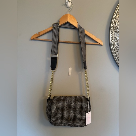 Isaac Mizrahi Handbags - New Isaac Mizrahi crossbody